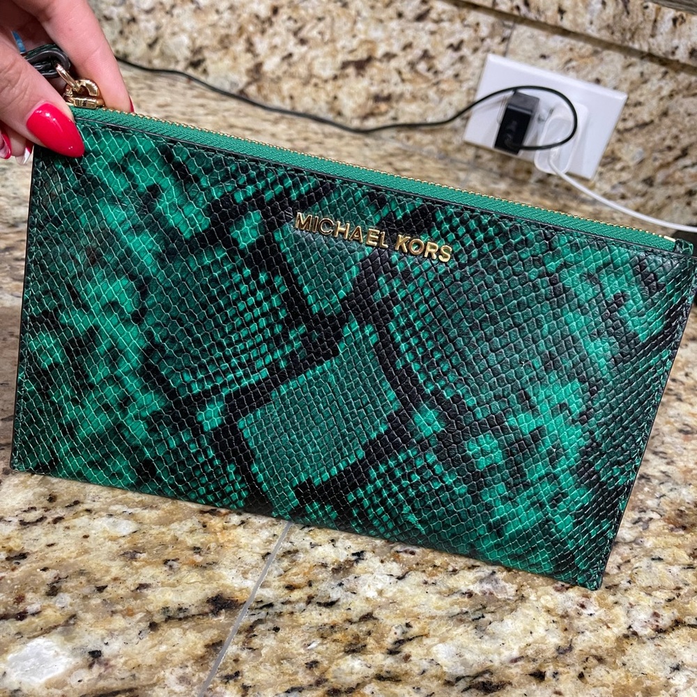Michael Kors wristlet bag
